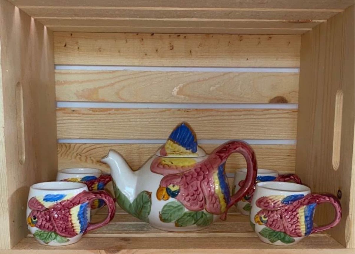 Parrot Teacup Set