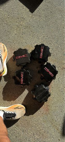 GMC Denali center caps
