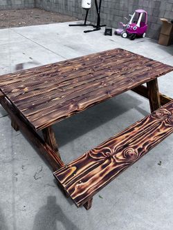 Picnic bench