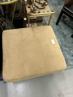 Brown ottoman w/ storage