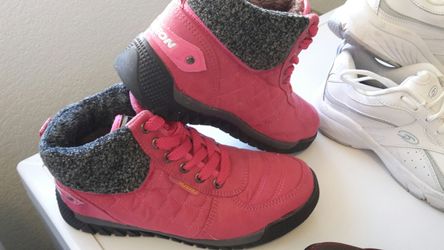 Shoes New Like New 5, 7 -8.5
