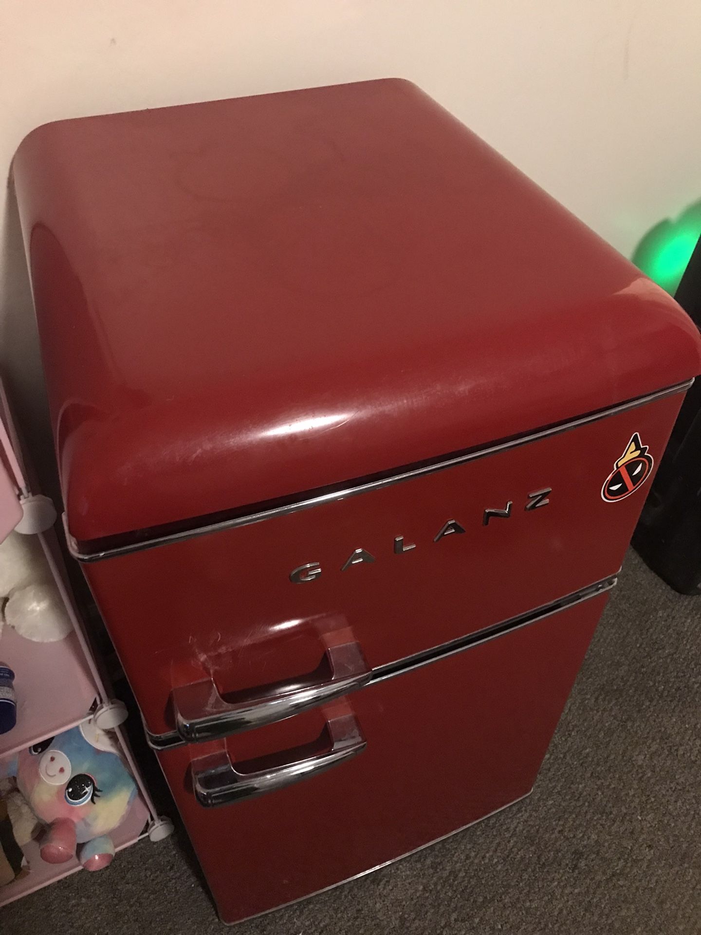 Galanz Mini refrigerator