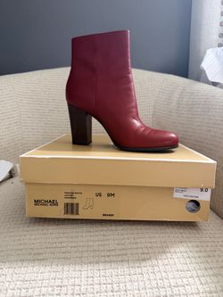 Michael Kors Frenchie Leather Ankle Bootie Size 9