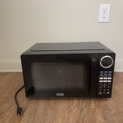 Sunbeam Microwave – 900W Output