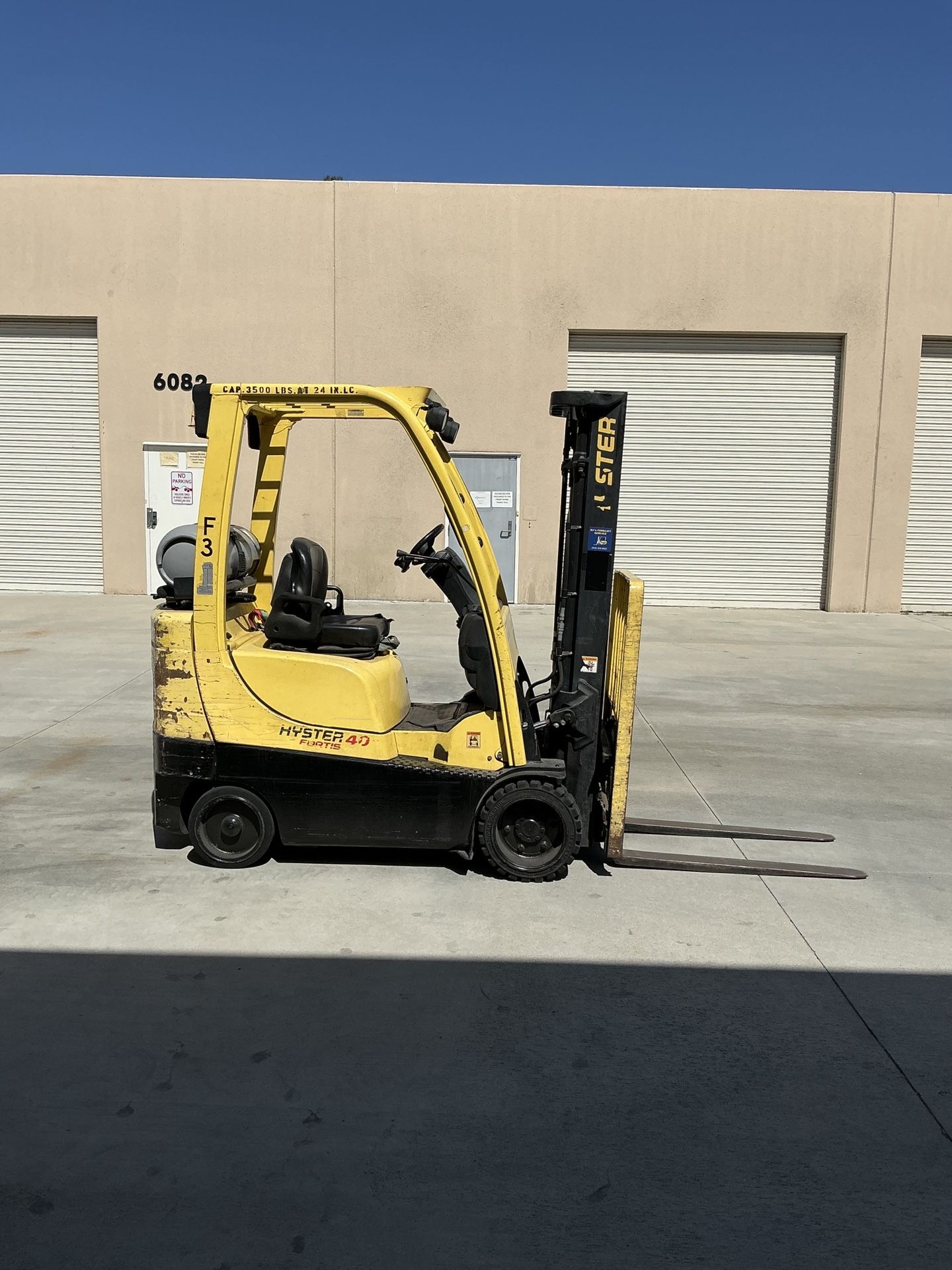 Johnson Lift hyster - Fork Lift 3500 Lbs Max Lift-13730 hour
