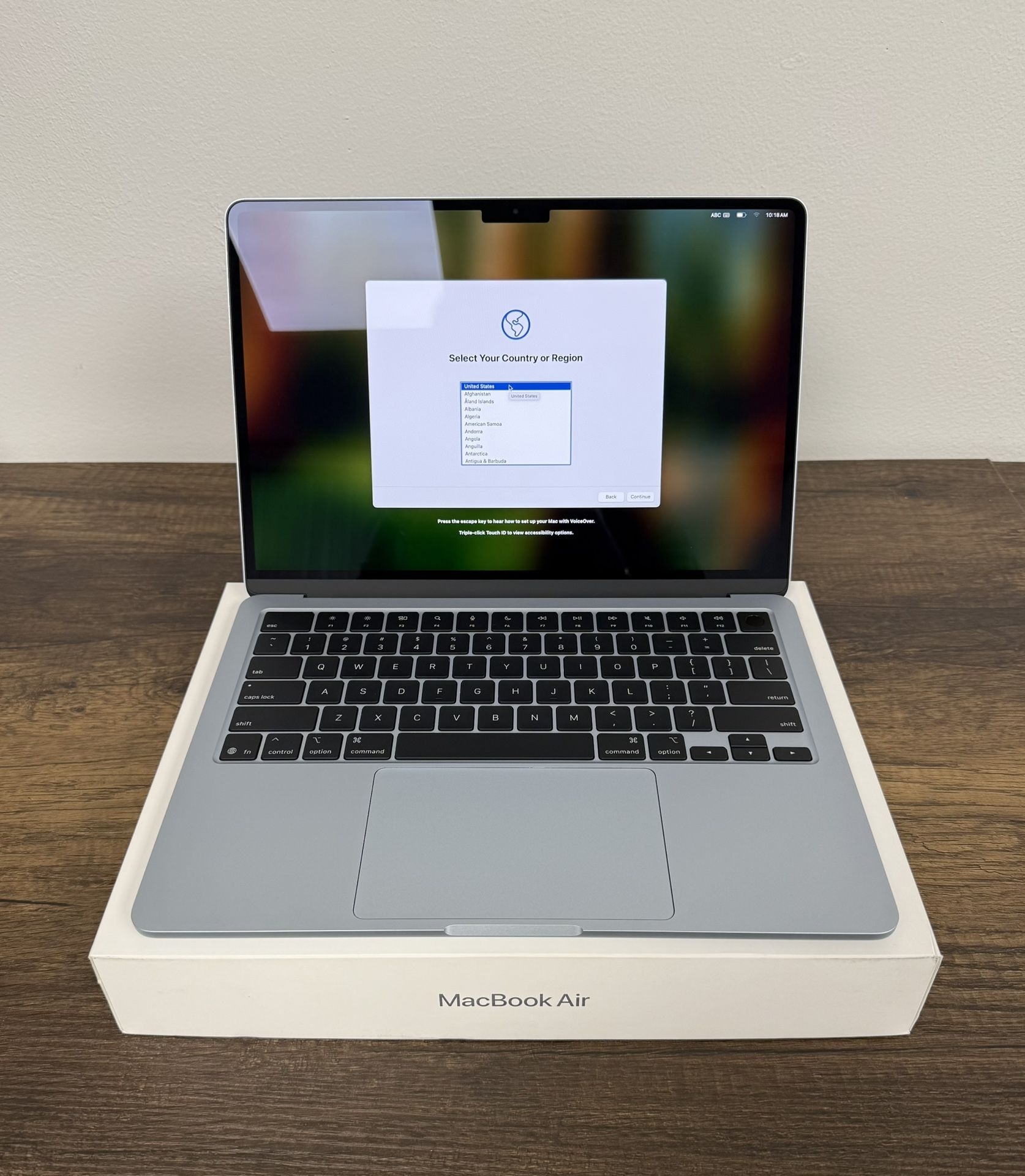 2025 13" MacBook Air M4 10 Core*500GB SSD*16GB RAM