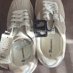 New No Boundaries Size 9 