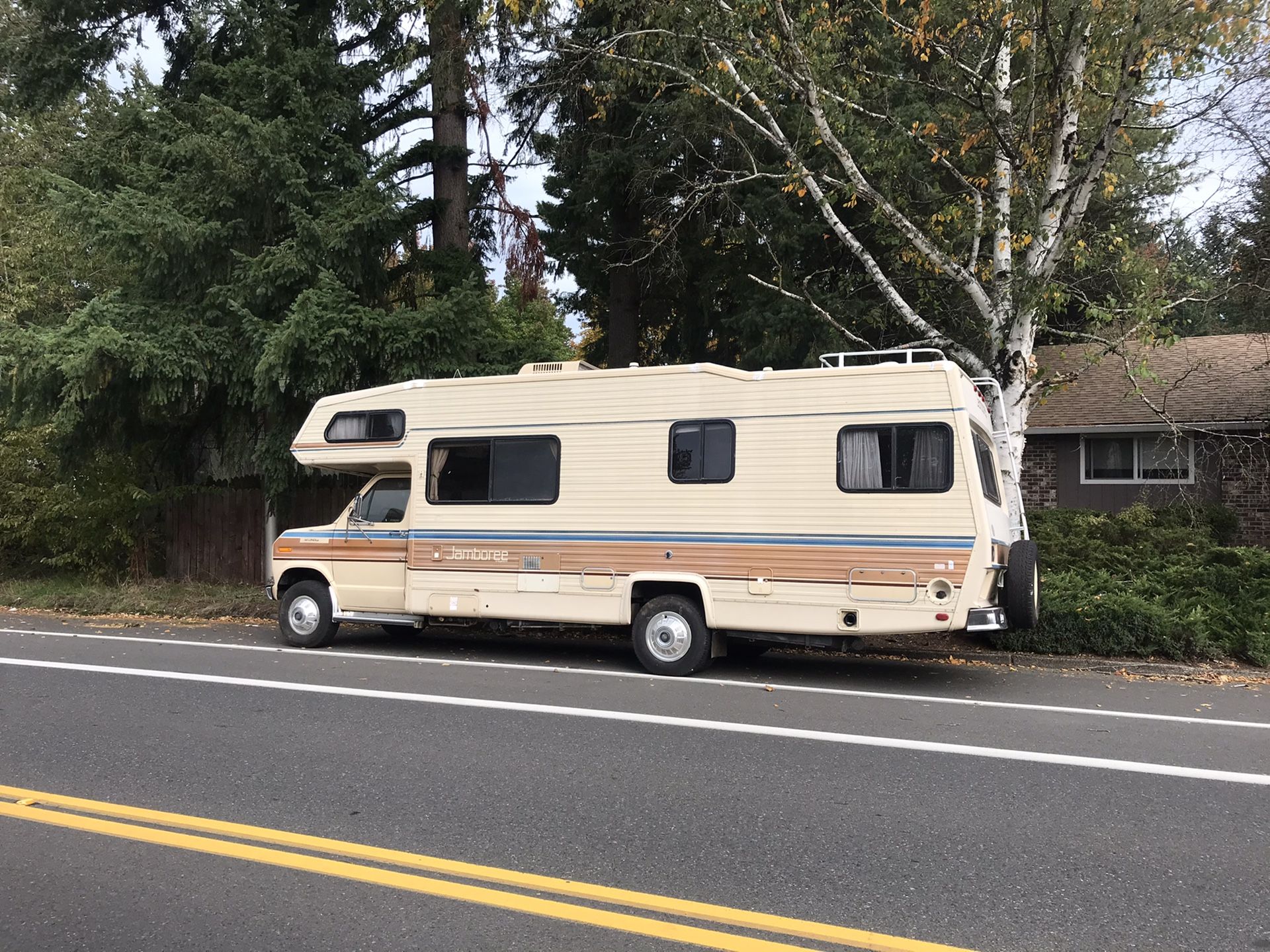 25’ Jamboree motorhome 1985