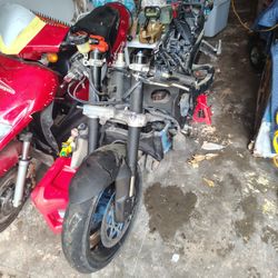 Kawasaki GSXR 750 Bike For Parts Or Rebuild