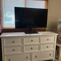 Dresser/tv Stand
