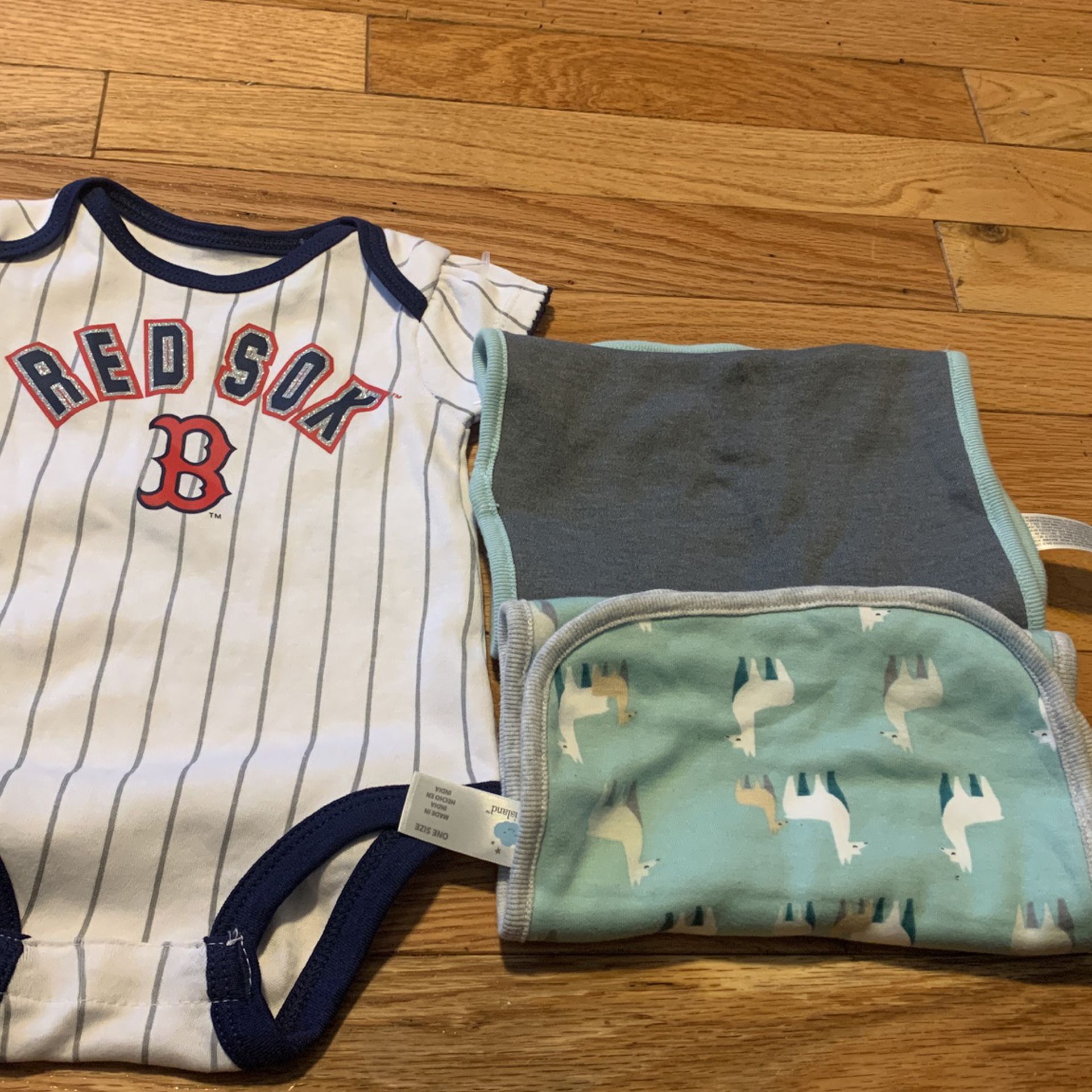 0/3 m Onesie , two new baby towels
