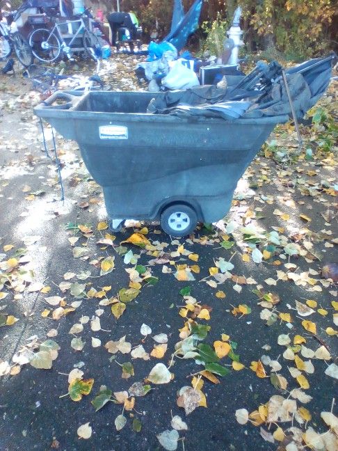 Rubbermaid Commercial Trash Can