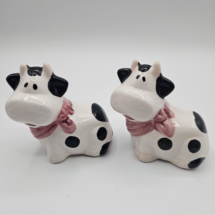 Vintage Cow Salt And Pepper Shakers