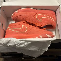 Nike book 1 text size 12 80$