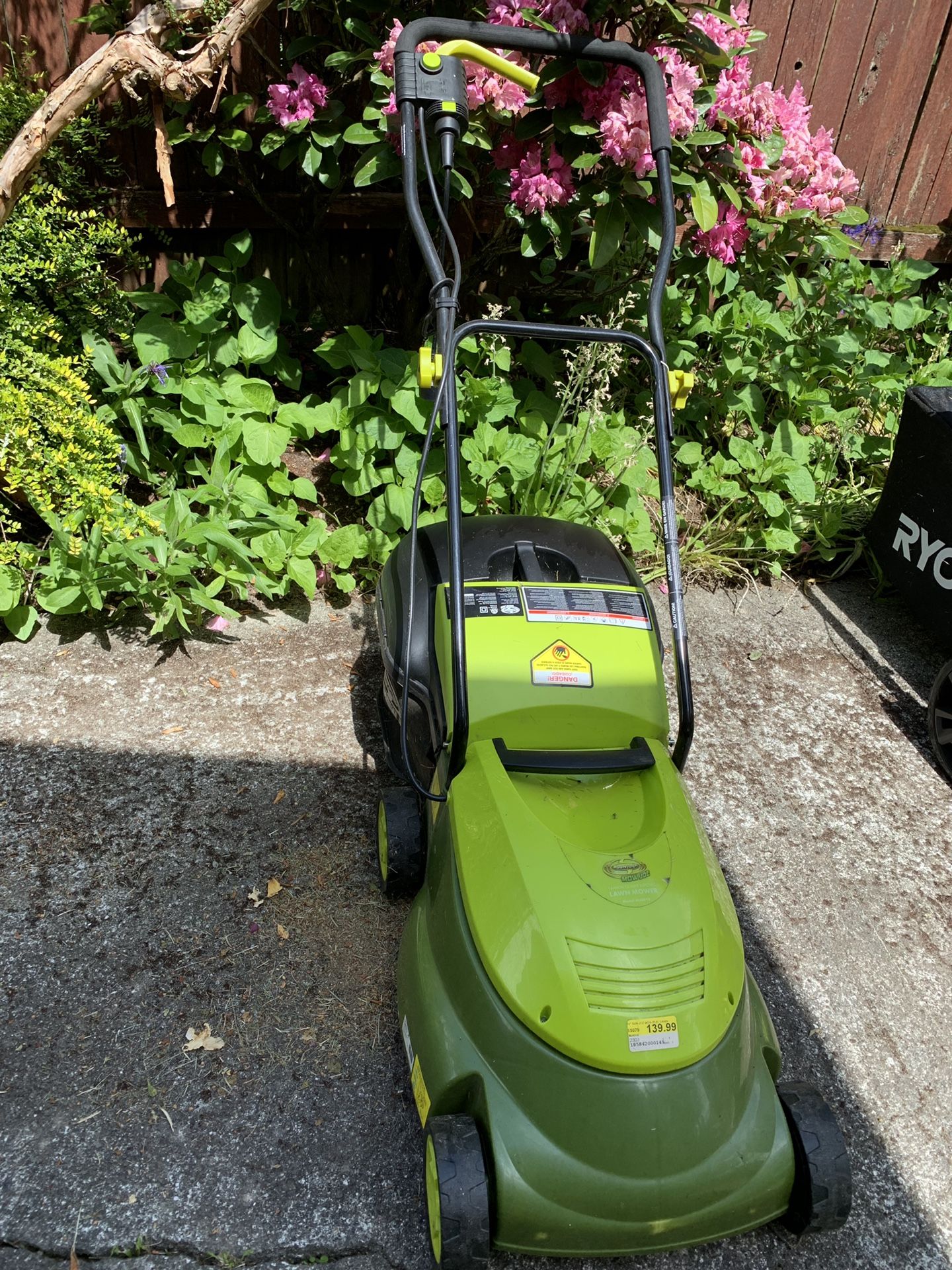 Sun Joe MJ401E Mow Joe 14Inch 12 Amp Electric Lawn Mower with Grass