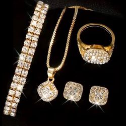 Elegant Gold Jewelry Set with Diamond Accents