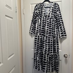 Black and white long flowy dress