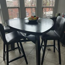 Nook Table And Chairs