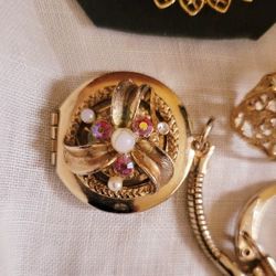 3 piece lot ! Jewelry