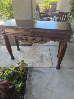 Consola  de madera pesada 22D 54W 35H