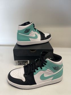 Jordan 1 Mid” TROPICAL TWIST” In MENS 9.5—180.00