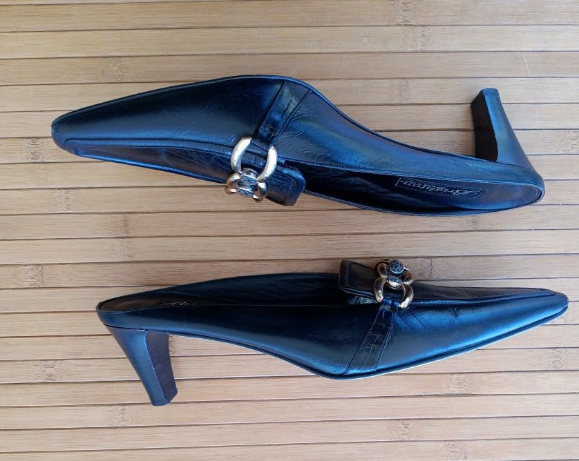 ❤️ BRIGHTON, Ladies Black Leather Slip On Heels! 🌼 Size: 10