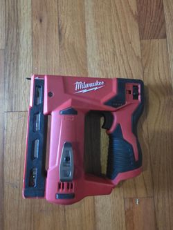 Milwaukee  staple gun m12