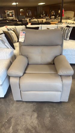 Brand new recliner 399 hurry, this price will not last for long