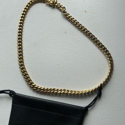 Gold Cuban link chain 