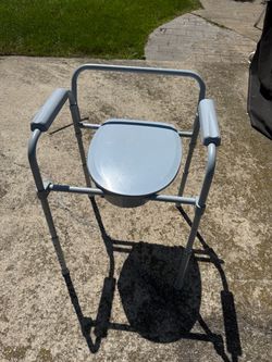 Portable commode