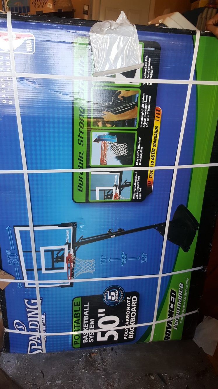 NEW Spalding 50" basketball hoop