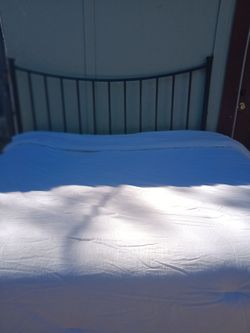 Coma Kingsais Con Cabesera Y Base De Metal