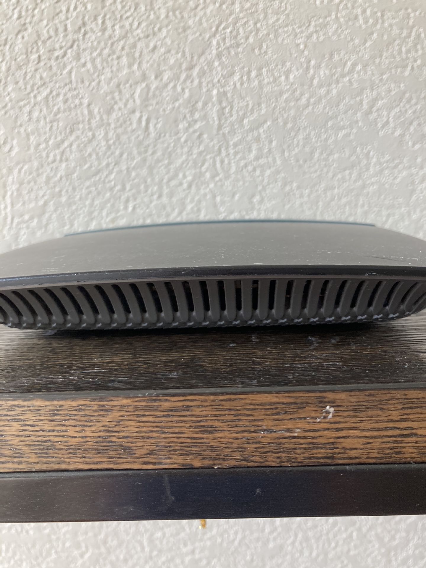 Linksys Cisco EA2700 Router