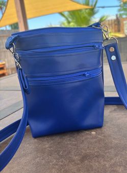 Crossbody blue faux leather bag