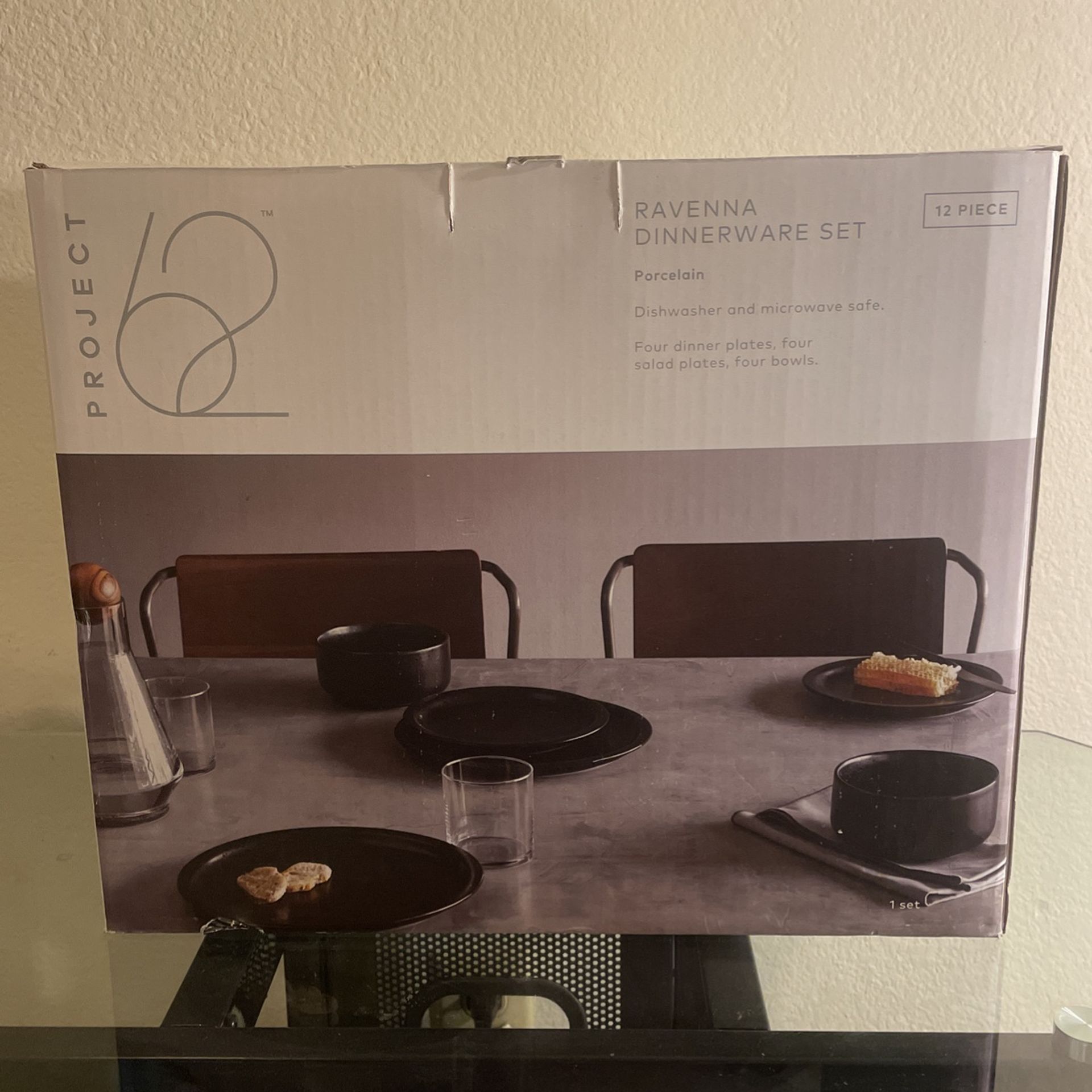 New Project 62 Ravenna Dinnerware Set 12 Piece Black