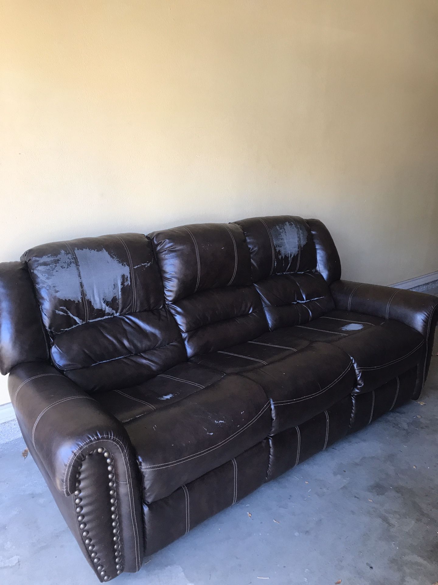 Free recliner sofa