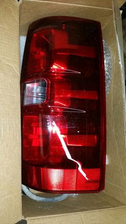 08-2013 chevy suburban tailight pass