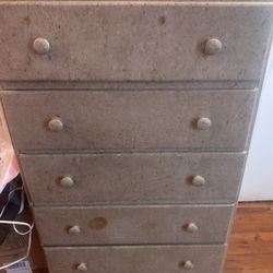 Dresser 