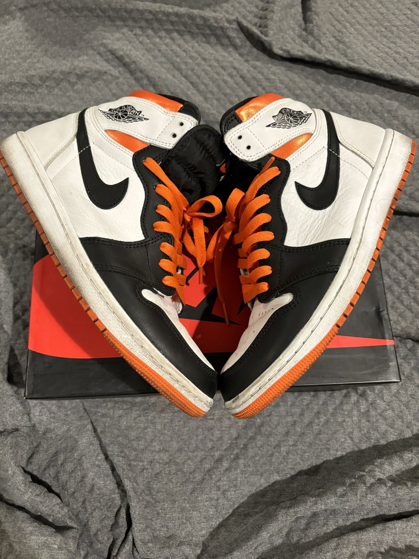 Jordan 1 Electric Orange Size 9