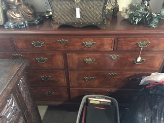 Dresser -Presidential