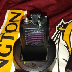 Good Working Condition Motorola Vx261 Walkie Talkies 