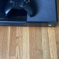 Xbox One With 2 Controllers