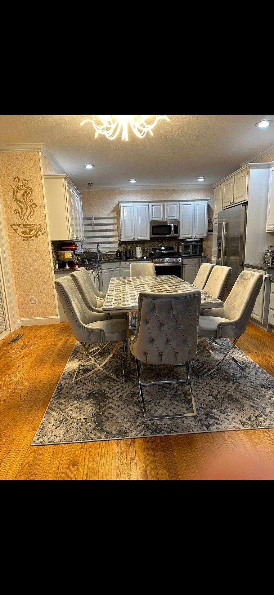 Dining Table / CASH ONLY
