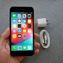 iPhone 6 - UNLOCKED - Like New  