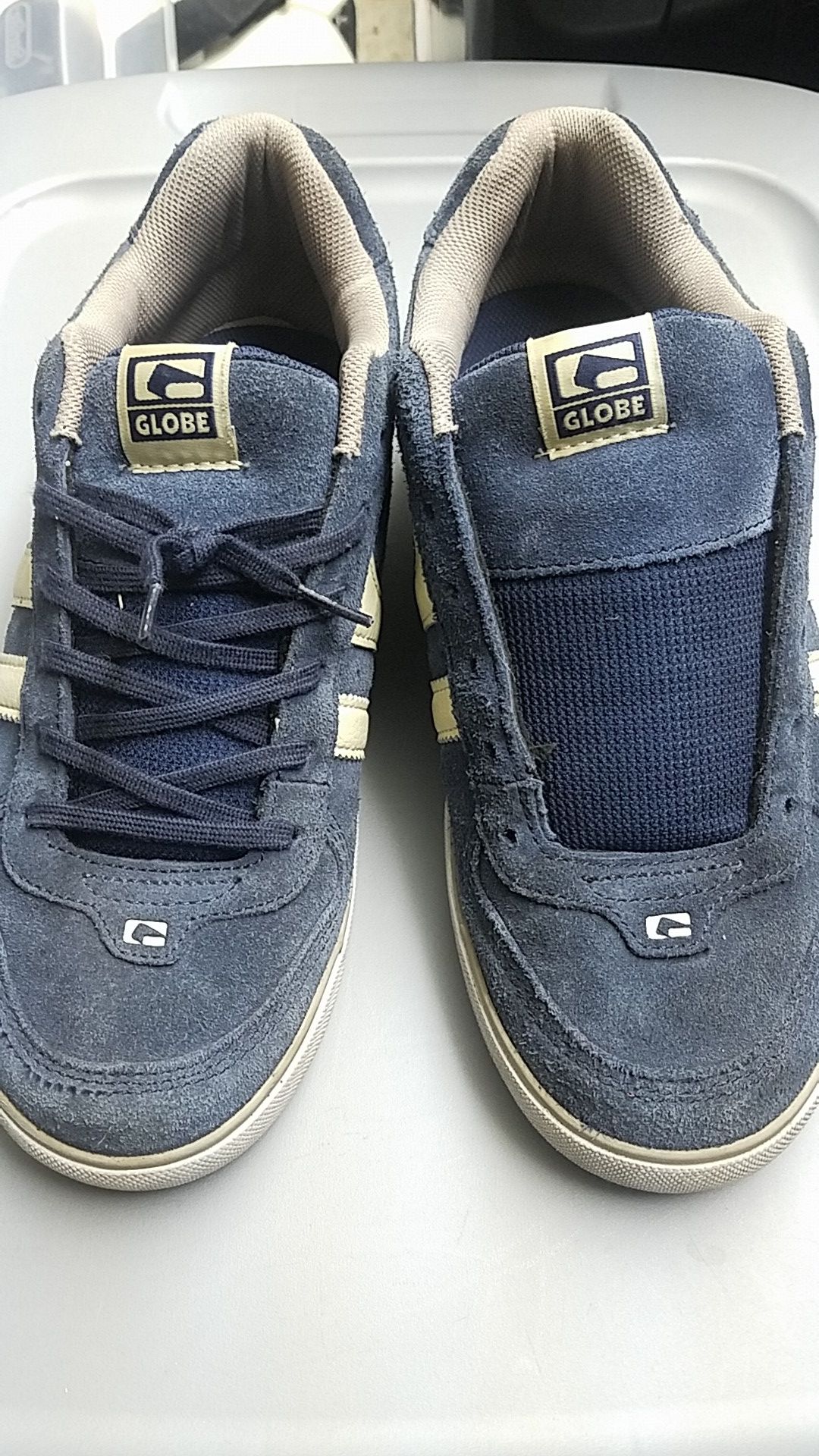 Globe shoes
