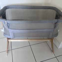 Newton Baby Bedside Bassinet & Sleeper 