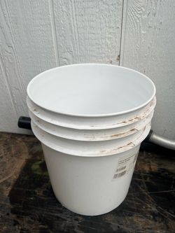 White Plastic Buckets Containers