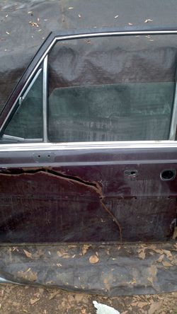 Vintage Mercedes drivers side door glass