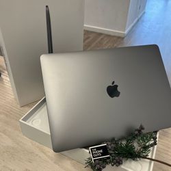 Apple Macbook Air M1 Chip (Payment Plan Available) 