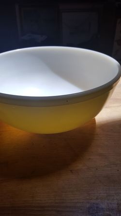 Pyrex Mixing bowl